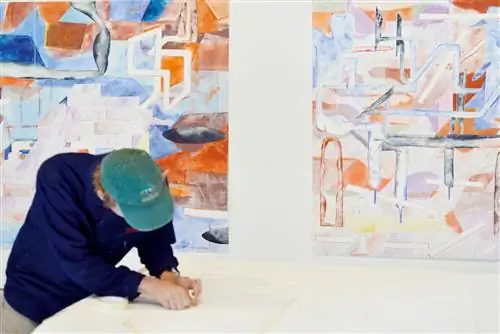 Чарли Дак сосредоточился на своей работе.