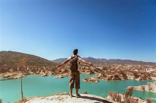 Ущелье Гебас - лунный ландшафт, состоящий из известняковых «бесплодных земель» и кристально чистых вод.