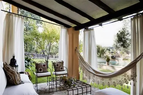 Очаровательная веранда в доме La Vaquería de la Vaquería Cantaelgallo.