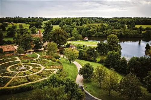 Панорама сада Domaine des Etangs
