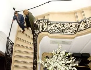 Высокий угол обзора лестницы в Новой галерее.