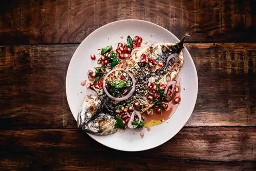 рыба с гранатом в Fare Bar Canteen