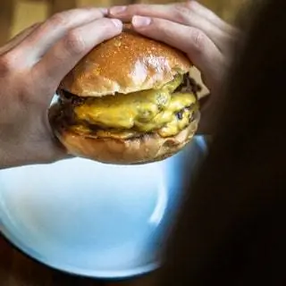 Грубые бургеры в Rude Burger