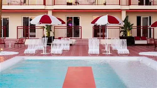 Romeo's: первый (дизайнерский) придорожный мотель на Ибице