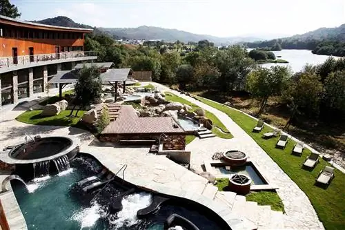 Горячие источники Утариз покорят вас