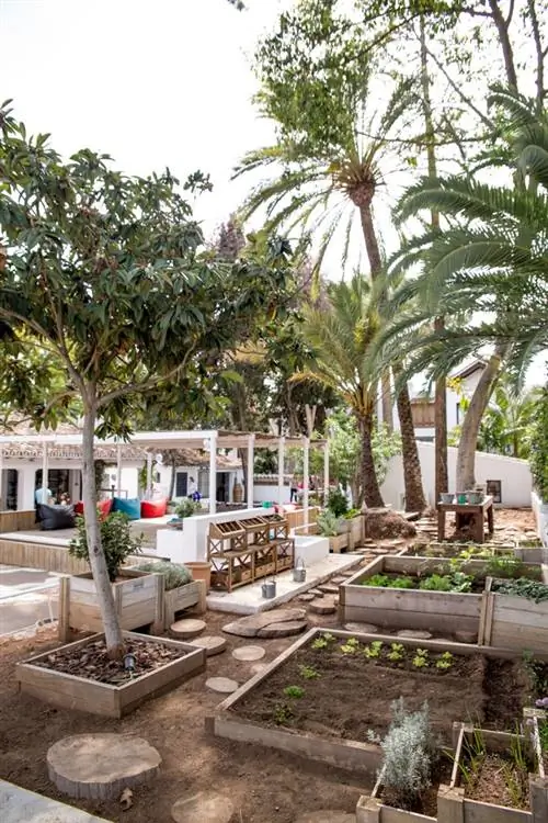 Сад и огород детского клуба Marbella Club, мини-деревня 5000 кв.м на территории отеля.