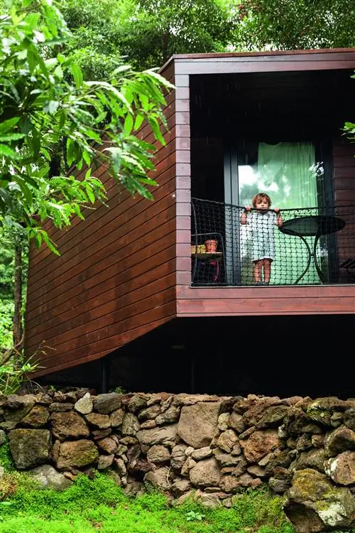 Одна из хижин на деревьях Caparica Ecolodge на Терсейре.