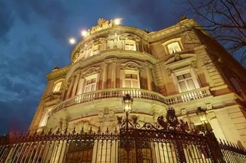 Линарес Палас