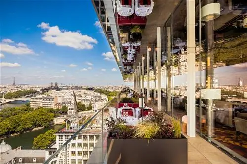 Терраса ресторана Bonnie в SO Paris