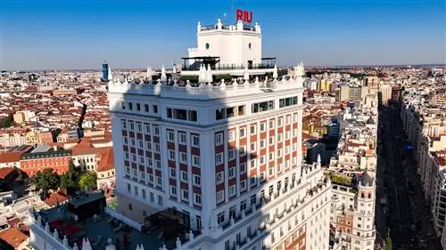 360º Бар на крыше отеля Riu Plaza Spain
