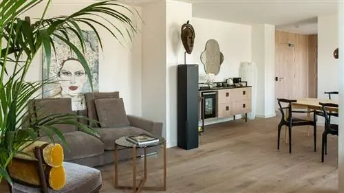 Отель ME Barcelona Ultimate Suite. Отель ME Barcelona Ultimate Suite.