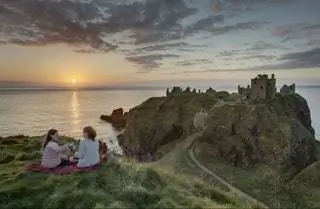 Живите сказкой, спите в замке