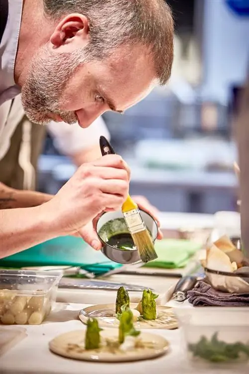 Родриго де ла Калле творит в Эль-Инвернадеро