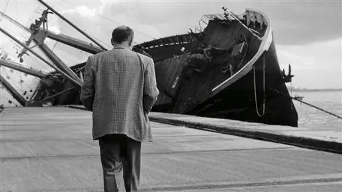 «Куда гнутся карты»: выставка фотографа, стремящегося смотреть «все медленнее»
