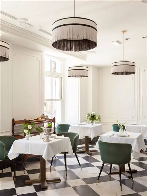 Столовая в стиле ар-деко.