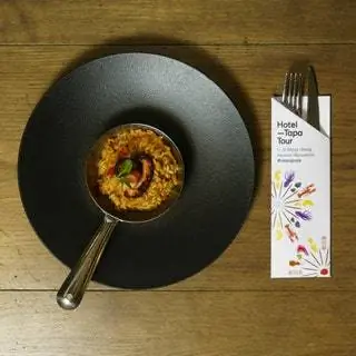 Липкий рис с осьминогом и креветками
