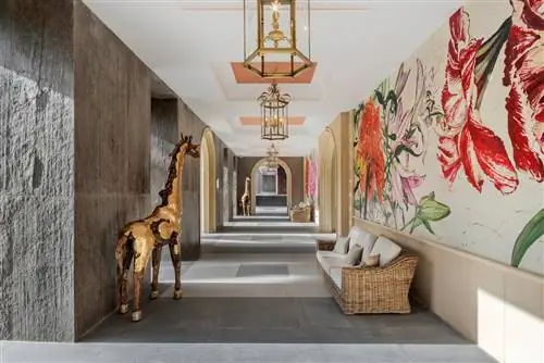 Новые коридоры отеля.