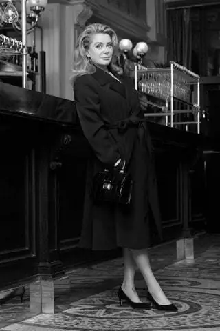 Вне трендов и нестареющей классики. Это Le DjàVu, символическая сумка французской фирмы, основанной…