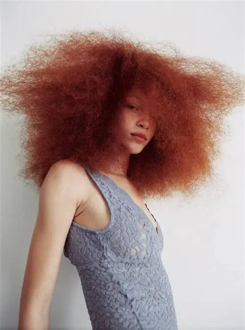 Аналоговая фотография женщины