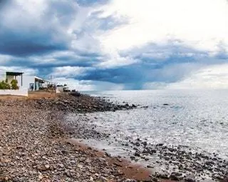 сгоревший пляж