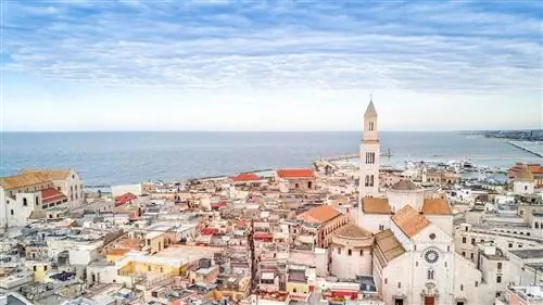 48 часов в Бари: историческое наследие, узкие улочки с эссенцией и скандальная кухня