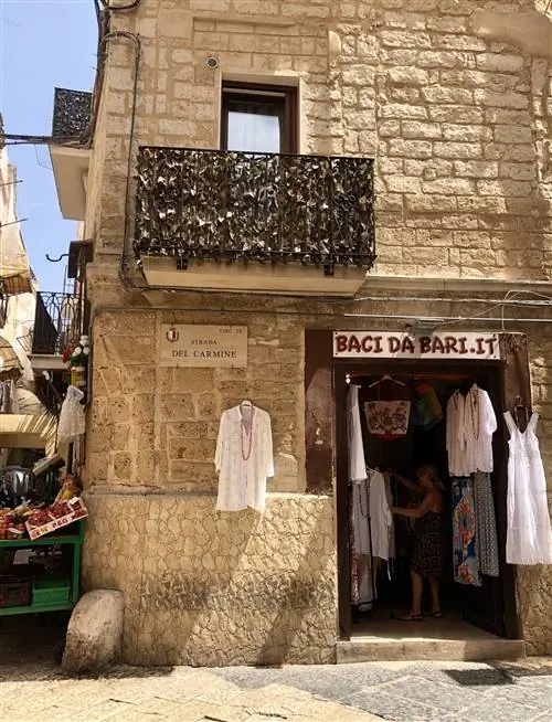 Нет ничего лучше, чем заблудиться в этом лабиринте и снова и снова находить себя.