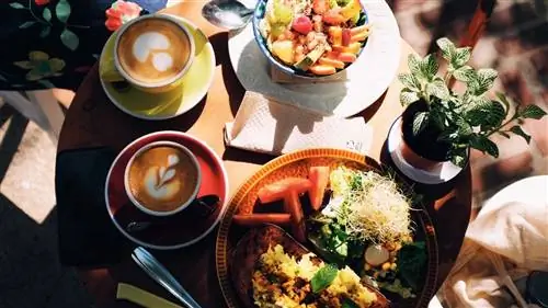 Подвесной мост через реку Юме.