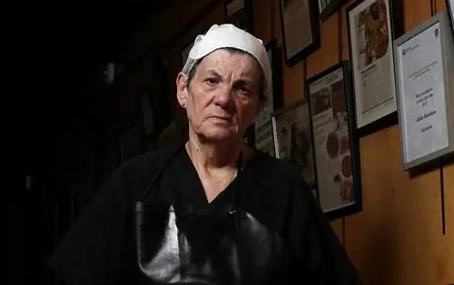 г-жа Хулия Бомбин Астурианос