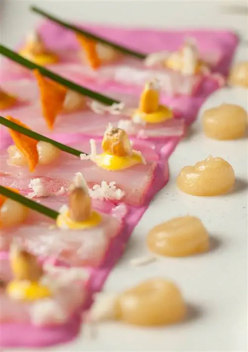 Тирадито с сырным соусом