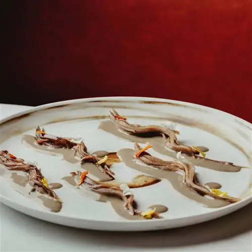 Анчоусы с оттенком трюфеля - одно из новых звездных блюд Дани Гарсии.