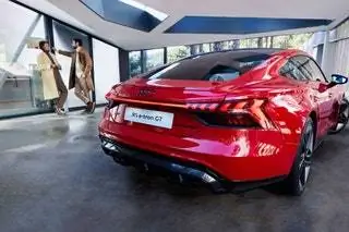 Фары и задние фонари новой Audi с трехмерным моделированием подчеркивают ее эмоциональный облик.