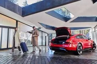 Новый Audi RS etron GTnbsp предлагает место для всего, что вам нужно в путешествии.