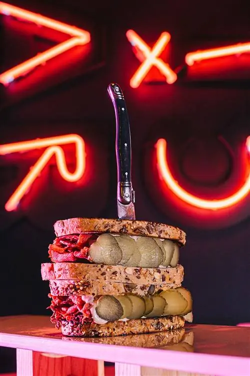 Фирменные бутерброды Farcit в Валенсии.