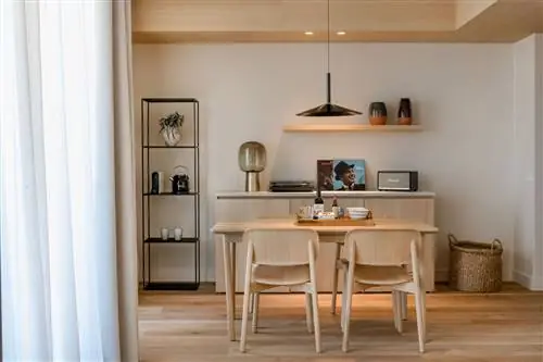 Деревянная отделка в отеле Sabàtic Sitges