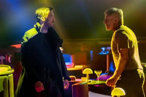 Бегущий по лезвию 2049