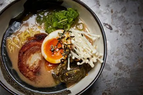 Рамен тори пайтан из бара Chuka Ramen
