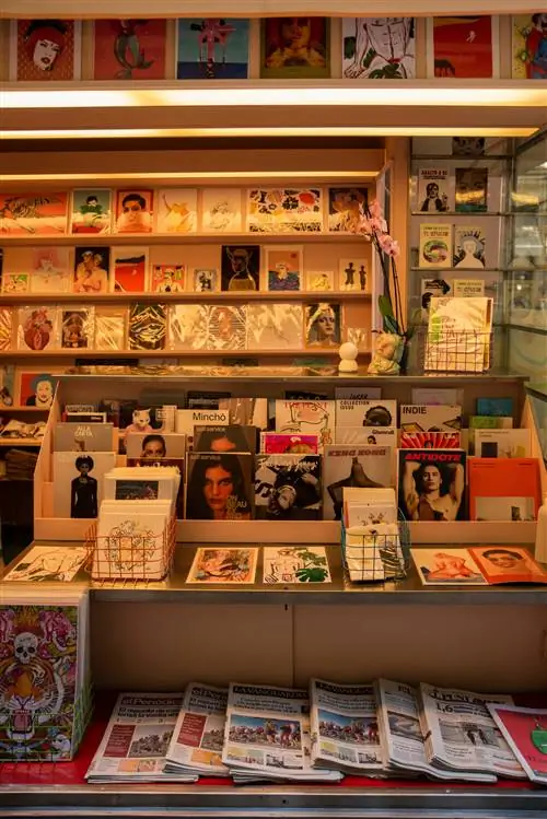 Odd Kiosk - киоск, посвященный квир-культуре в Барселоне.