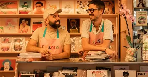 Владельцы Ivn и Txema Odd Kiosk