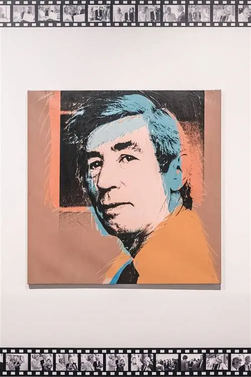 Цветной портрет Герга выставлен в 'Herg. Выставка'.