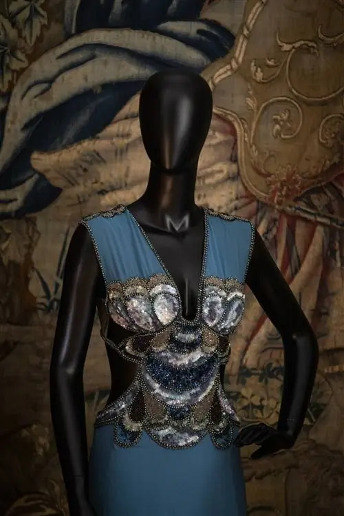 Наряду с предметами одежды будут также представлены произведения искусства из частной коллекции владельца отеля Hacienda de Abajo.