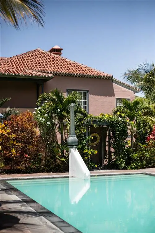 Отель Hacienda de Abajo является одним из самых особенных уголков острова Ла-Пальма.