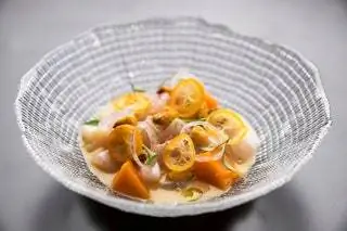 Развивая успех одноименного ресторана The London EDITION Punch Room, мы привносим креативность и изысканность в… Развивая успех одноименного ресторана The London EDITION Punch Room, мы привносим креативность и изысканность в…