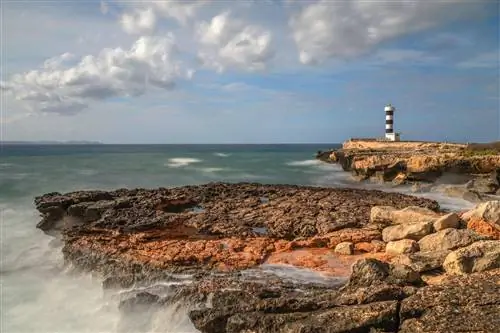 Маяк Колония-де-Сант-Жорди.