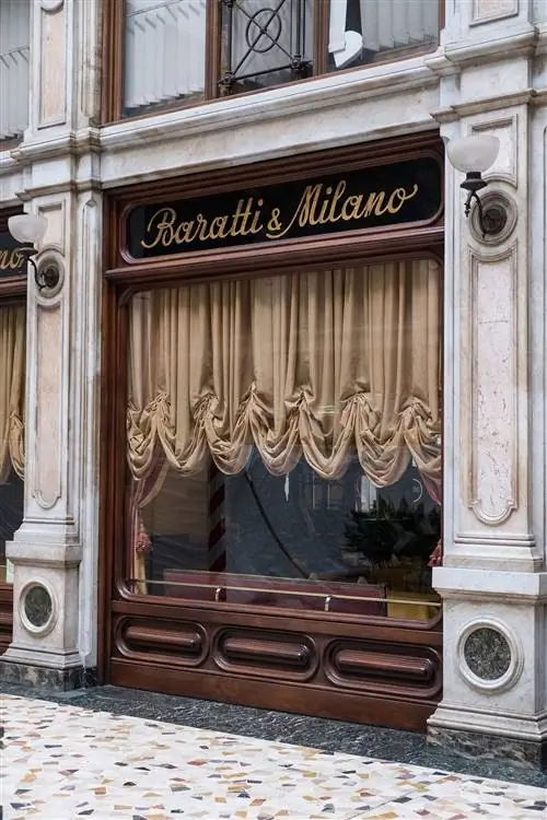 Фасад кафе Baratti Milano в Турине