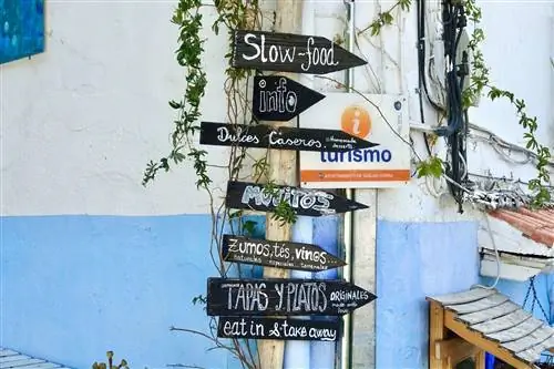 Плакаты в Гухар Сьерра.