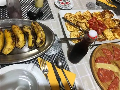 Завтрак в отеле Orango Parque.