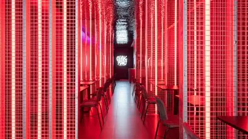 Guakame Street Food, веганский ресторан, который произвел революцию в Валенсии с помощью неоновых огней