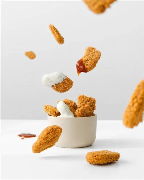 Наггетсы с роскошным соусом и барбекю, еще одно из предложений в меню.