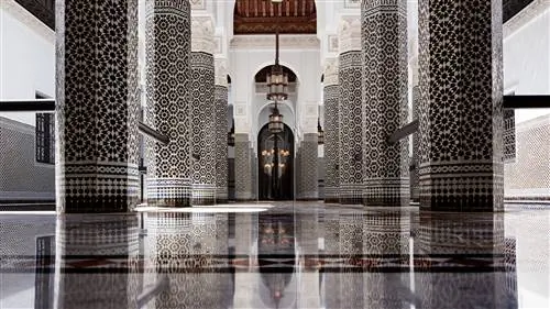 Патио Нуар и Блан Ла Мамуния.