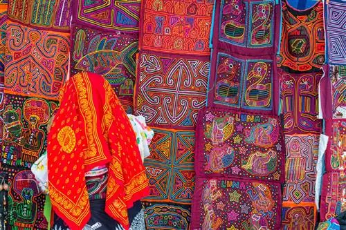 Индийская куна Гуна Яла управляет островами Сан-Блас Панама.